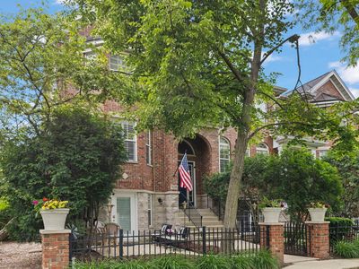 928 Shandrew Dr #928