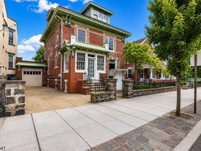 204 Palisade Ave