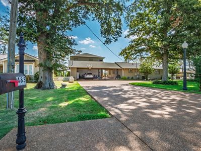 483 Lake Dr