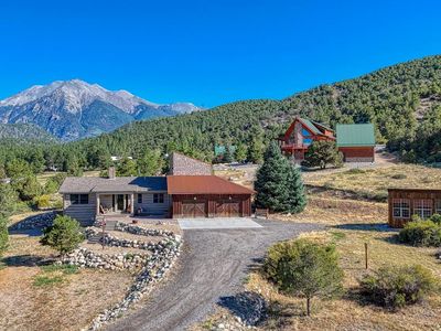 8960 Hanging Tree Drive