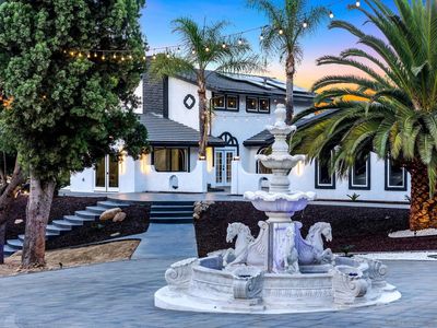 3065 Fairview Dr