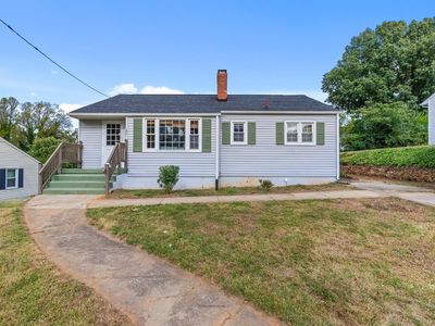 749 Crestwood Cir
