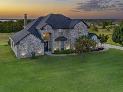 930 Lakeridge Dr