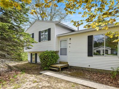3880 Whispering Oaks Dr