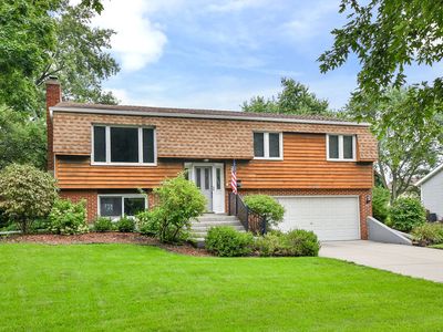 Property at 2287 Durham Dr, Wheaton, IL