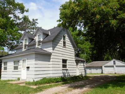 Property at 643 W Broadway Ave, Forest Lake, MN