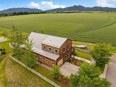 820 Farmhouse Ln