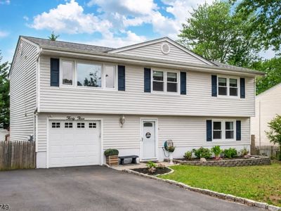 33 Van Buren Ave