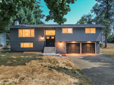 605 NE 8th Ave