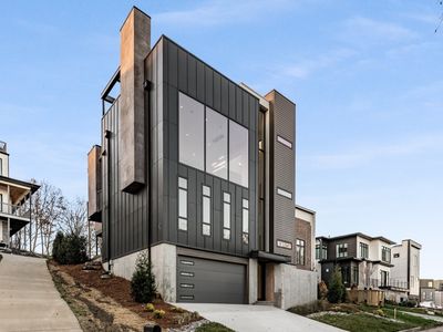 6114 Hill Cir