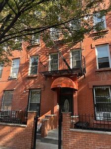 575 Warren Street #4R