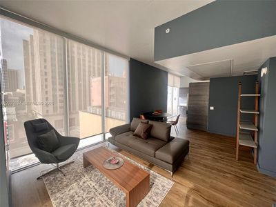 151 SE 1st St APT 810