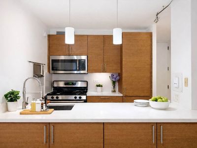 415 E 37th St APT 10K
