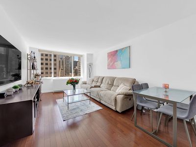 245 E 54th St APT 22B