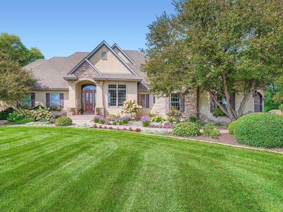 6260 Broadview Dr