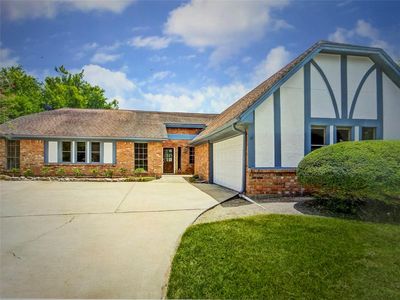 3931 Pleasant Valley Dr