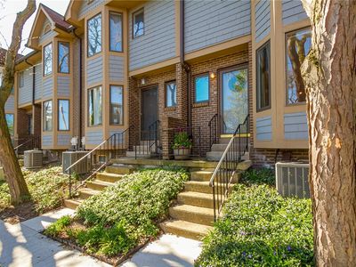 397 Alexander St APT 17