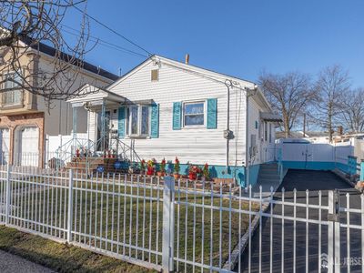 1058 Neck Ln
