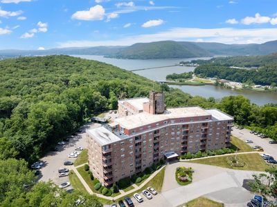 1 Lakeview Drive #1P