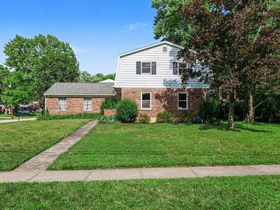 1992 Gainsborough Ln