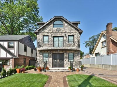 86-22 Somerset Street