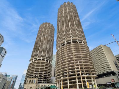 300 N State St APT 5504