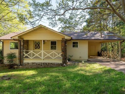 214 Lakeside Dr