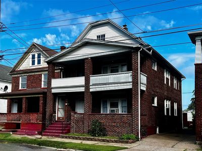 1126-28 E 24th St