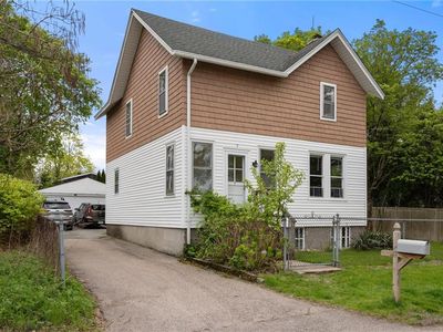 7 Clarke St