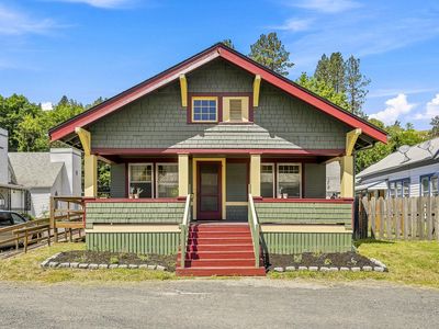 401 N Lake St