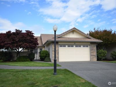 360 Blakely Boulevard