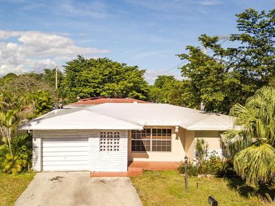 901 NW 48th Place