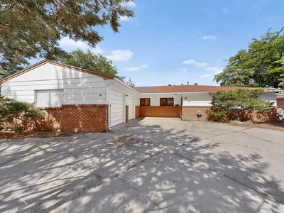 2825 Las Cruces St NE