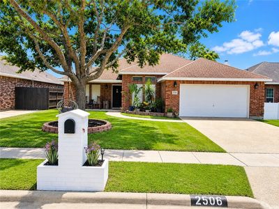 2506 Gentle Wind Ave