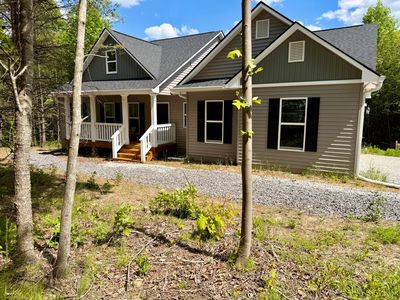 600 Green Brier Ln