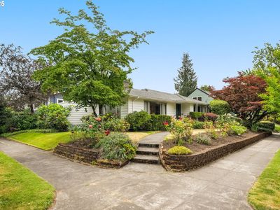 1134 NE Cesar E Chavez Blvd