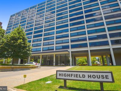 4000 N Charles St Unit 1206