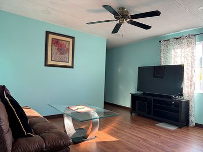 190 W 24th St Trailer D5