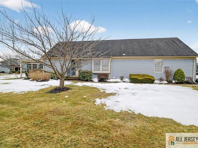 17 George Washington Dr