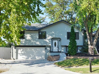 736 W Joel St