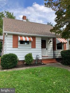 997 Lancaster Ave
