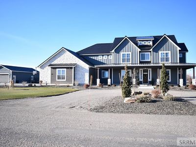3820 Hirschi Loop