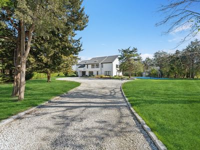 32 Tanners Neck Ln
