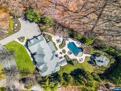 390 Lavelle Ct