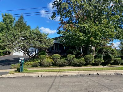 585 Overbrook Rd