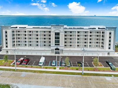 1805 N Riverside Dr #304