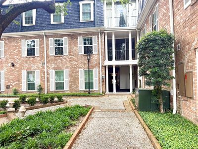 359 N Post Oak Ln APT 118