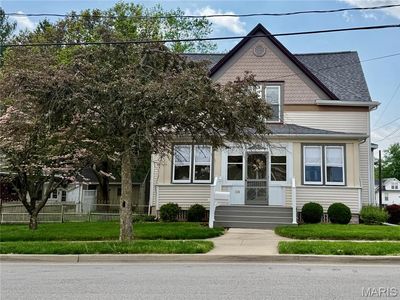 114 E Main St