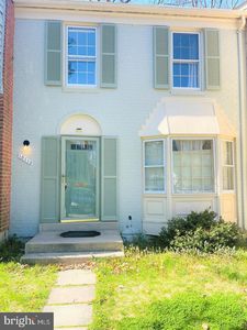 10113 Maple Leaf Dr