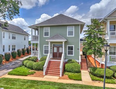 16B Oakhurst Ave